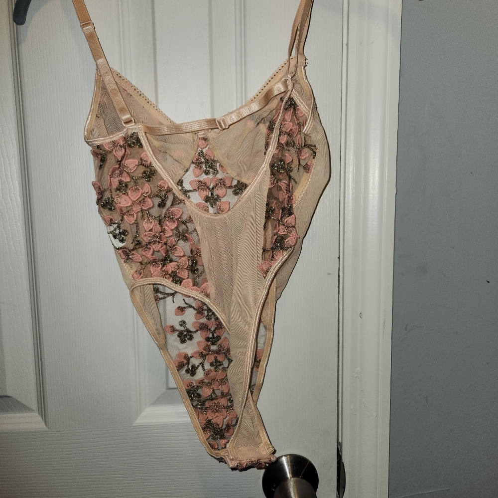 Floral bodysuit - Picture 2 of 4